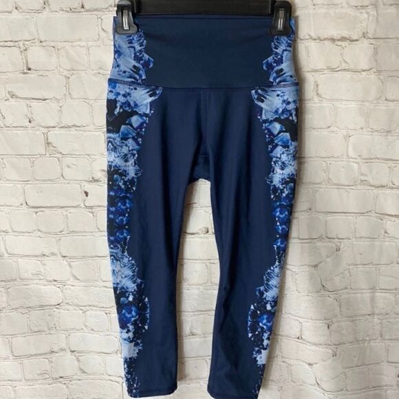 ALO YOGA | Dark Crystal Leggings - Picture 2 of 6